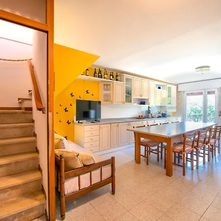 Roberta & Garden Villa